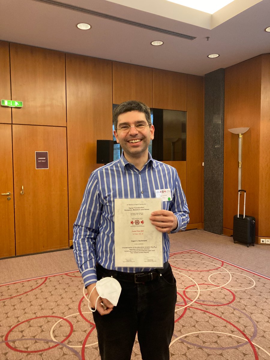 SignalSociety's tweet photo. Meet the winners of the 5 poster prizes:
Miriam Kelm (Kiel), Sevinj Sultanli (Heidelberg), Hagen Bachmann (Witten) and Bernd Bufe (Zweibrücken)….
Congratulations! https://t.co/JgyeIW6IAJ