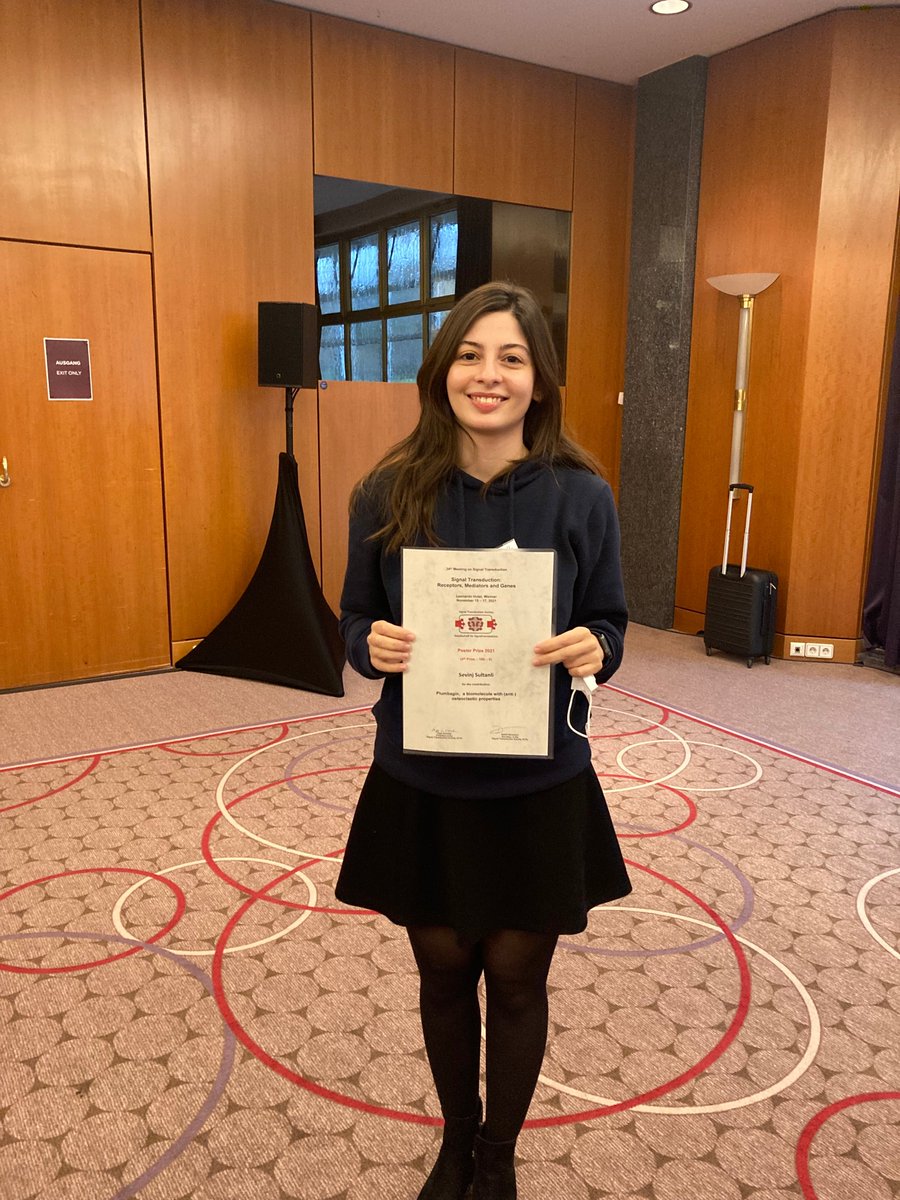 SignalSociety's tweet photo. Meet the winners of the 5 poster prizes:
Miriam Kelm (Kiel), Sevinj Sultanli (Heidelberg), Hagen Bachmann (Witten) and Bernd Bufe (Zweibrücken)….
Congratulations! https://t.co/JgyeIW6IAJ