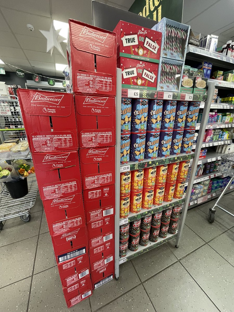 Lily Elliott tweet media