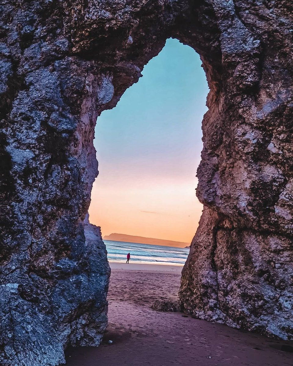 There are a lot of reasons worth getting up early for, and a beautiful sunrise has to be in the top 5!

📍 Portrush, County Antrim

📸  instagram.com/gmatt30/