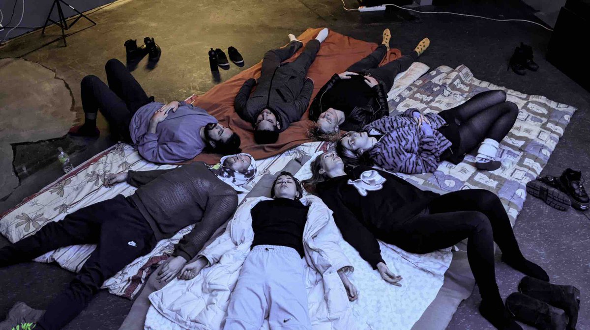 Very energizing Xoir vocal workshops in @acudmachtneu Club  with <a href="/colinself/">colinself</a> who red excerpts of 'In Praise of Shadows' Jun'ichirō Tanizaki's essay inviting the participants to visualize the ray of light sparkling in darkness. Sharing and caring in common voice 🖤 © Diane Esnault