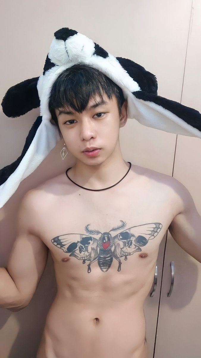 MrLime__'s tweet photo. Looking for sugar daddy ☺️😊 https://t.co/yx4Juhpf8n