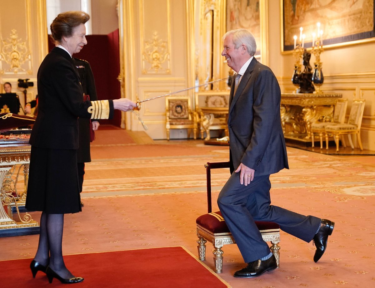 🎖️Congratulations Sir Brendan Foster! The Olympic medal winning long-distance runner, commentator and Great North Run founder, yesterday received his Knighthood from The Princess Royal – who was on @TeamGB with Sir Brendan in 1976 at the Montreal Olympics.