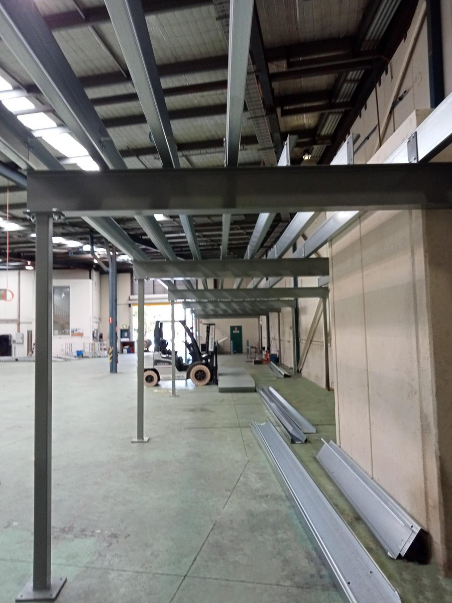 Progress shots of the #porsheproject

#unistor #porshe #progress #construction #building #warehouseing #workshop #storage