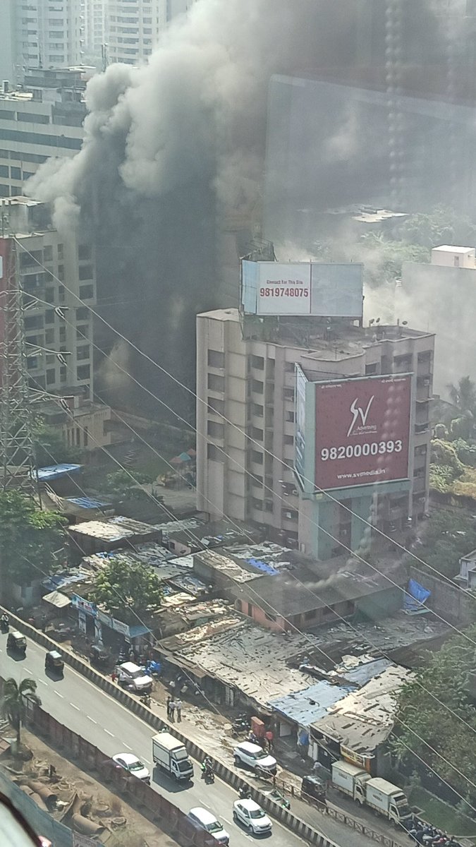 Lata1239's tweet photo. #Fire near Wework campus #powai
#MumbaiPolice https://t.co/1iuapo5cx7