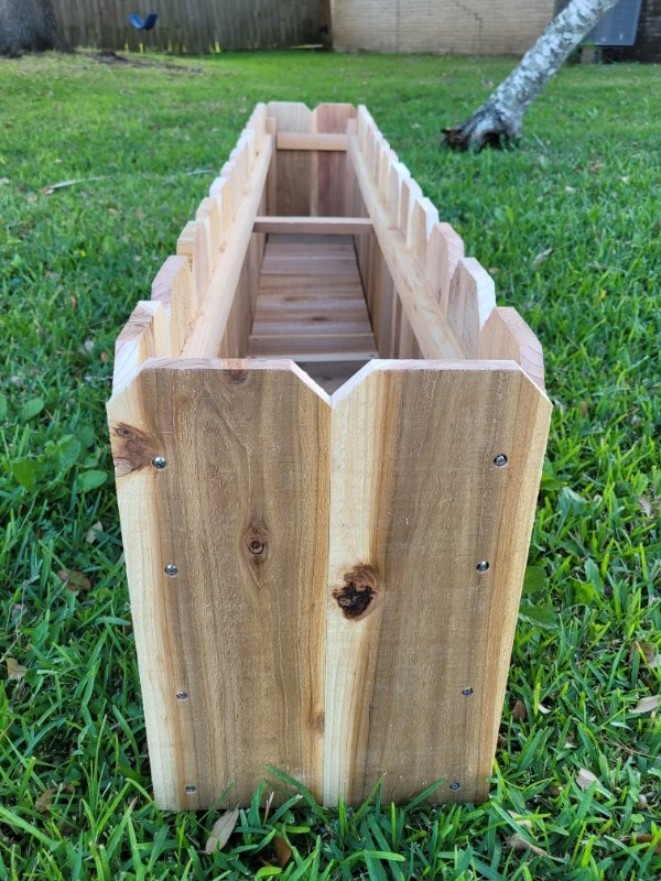 JosephsWoodwork's tweet photo. 6-foot cedar garden box shipping to a client in Nacogdoches, Texas. We call this style "Fency" due to its vertical boards resembling a fence. Some assembly is required but all the labeling makes it easy to put together. https://t.co/5fLgtrHTx5