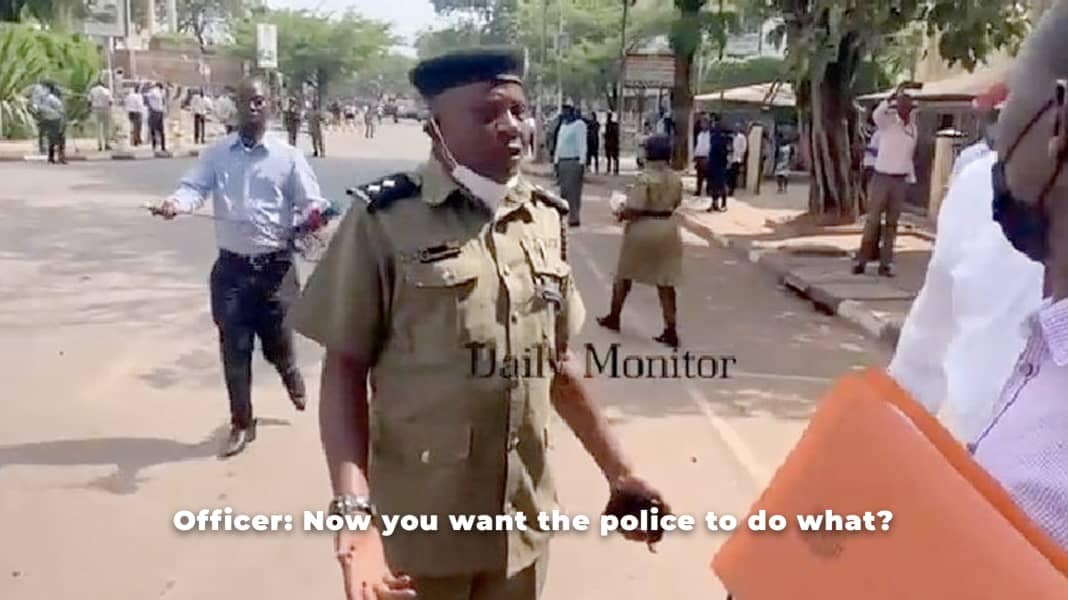 hot100_ug's tweet photo. #OnThaStrip-WAS THE OFFICER RIGHT OR WRONG? @byg_kahuna @DrHilaryOkello https://t.co/mRdB5FH8si