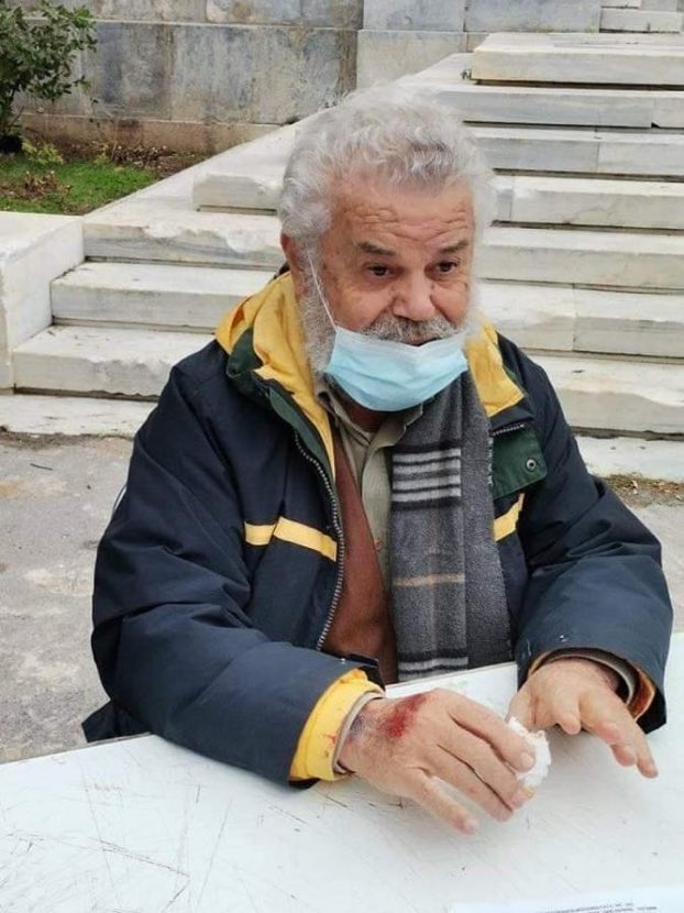 MUGABE_ROBERT_'s tweet photo. Έδειραν τα τσογλανια τον Μανιο,τον Μανιο που αντιστάθηκε στην χουντα σκάζοντας τα λάστιχα από τα τανκς.
#Πολυτεχνειο https://t.co/HIQh7014gU