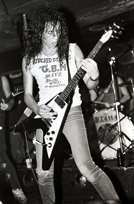 Happy birthday to wah man kirk hammett <33 