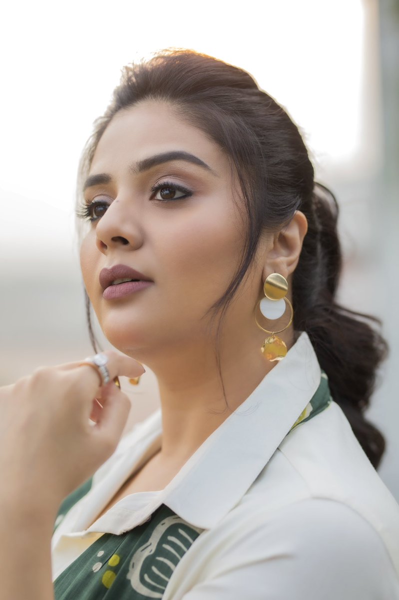 MukhiSree's tweet photo. CHEF MANTRA ✨
Episode 1
Premiering on @ahavideoIN ❤️

#ChefMantraonAHA #sreemukhi https://t.co/lQ5d64CB9V