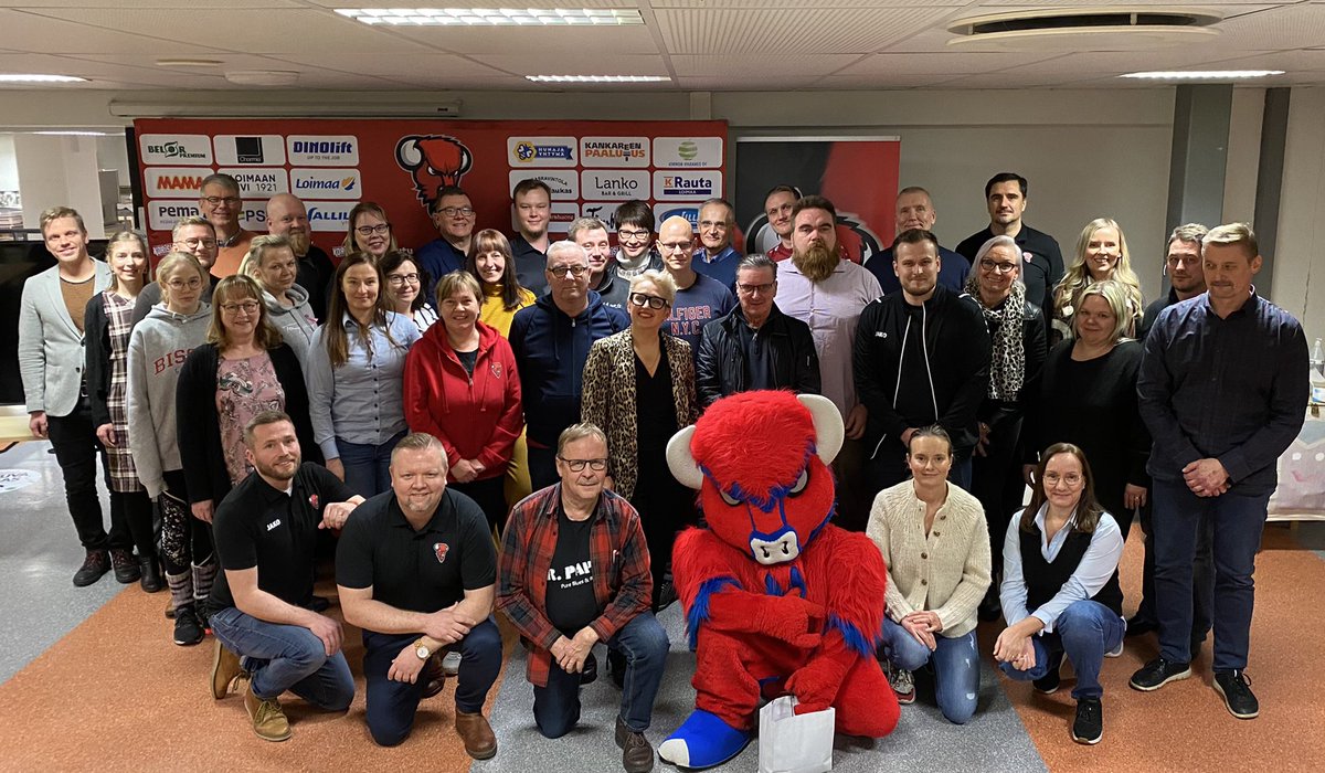 Biisonit's tweet photo. Eilen ennen peliä oli ensimmäinen Bisons Business Club. Iso kiitos kaikille mukana olleille. 🙏🏼💪🏼
#BBC #korisliiga #yhteistyö #bisons #basketball https://t.co/O0k585kfvV