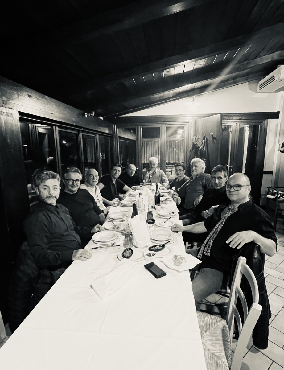 Ganacity's tweet photo. Old friends table - November 2021 https://t.co/pTUsd31YjQ