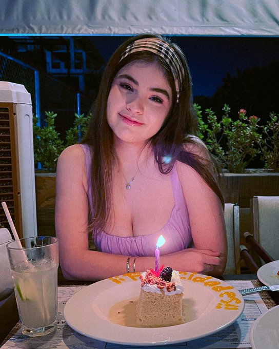 🤍amor🤍 https://t.co/CKqi6OY9Vd<a href="/tag/nuevafotodeperfil"class="tags"><span>#nuevafotodeperfil</span></a>