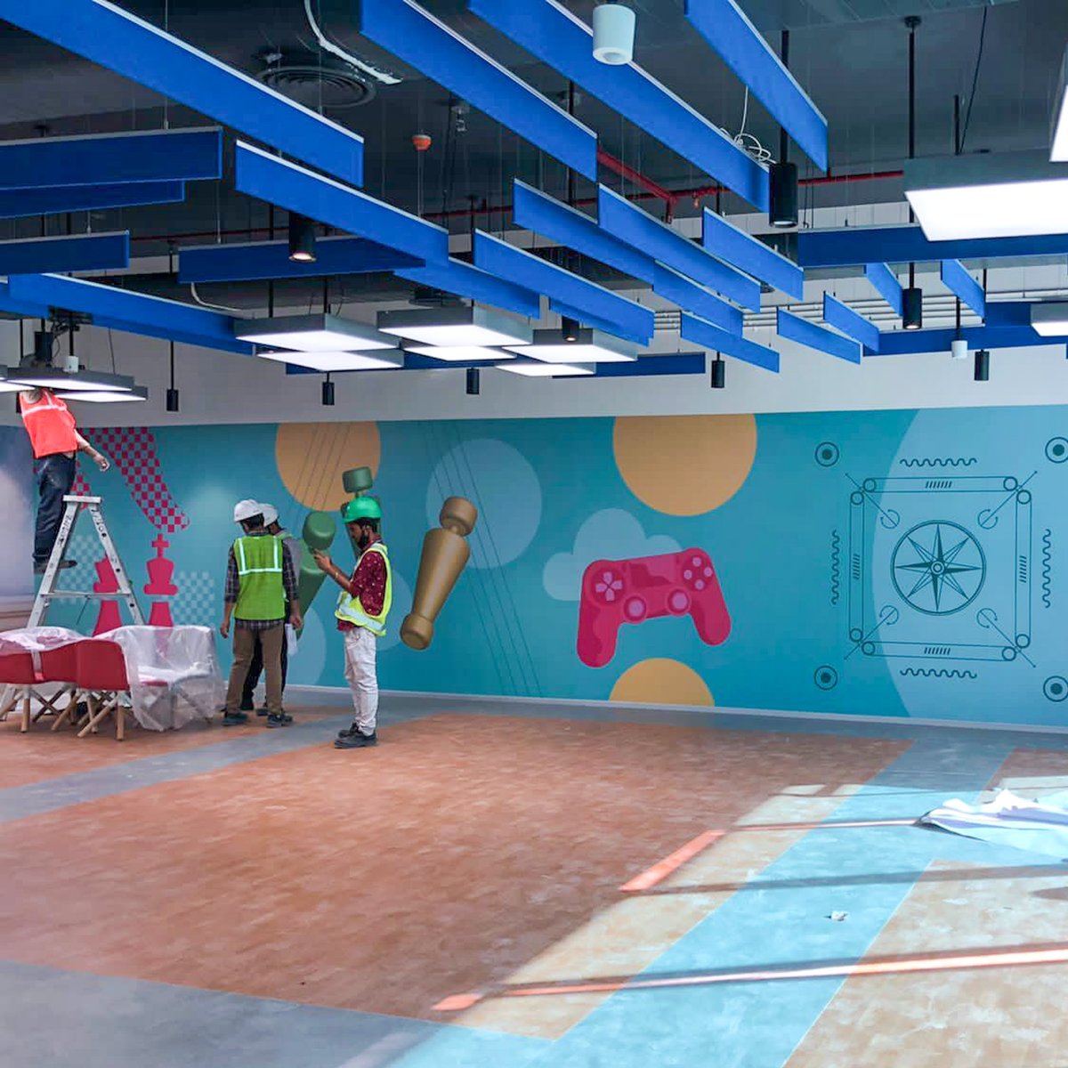 artifold's tweet photo. Offices are the physical embodiment of a company's culture and ethos. Which is why we love creating the most fascinating and remarkable #Office walls with our art. #BTS

DM us to customise your #CorporateSpace.

#Art #Wallpaper #Gaming #BreakRoom https://t.co/yMqVYbtDOy