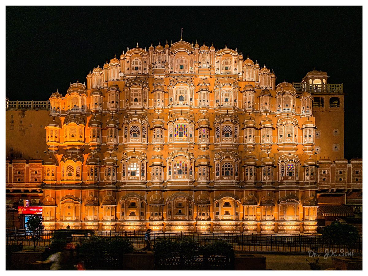 hardikj4444's tweet photo. #JaipurFoundationDay 
18 November

To see history &amp; culture,magnificent forts &amp; palaces, the bustling bazaars,blue pottery,walled pink set ups, timeless jewellery, please visit Pink City-The fascinating city with its romantic charm takes you high !! https://t.co/09uzWjecZN