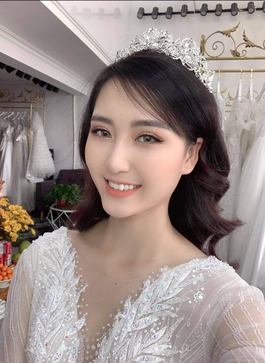 hynngochuyen99's tweet photo. Nay đi làm mẫu ảnh cưới.

Cũng ước được làm cô dâu ghkê😆🤣

#dothingochuyen #damcuoi #halong https://t.co/iUHrEM3GW9
