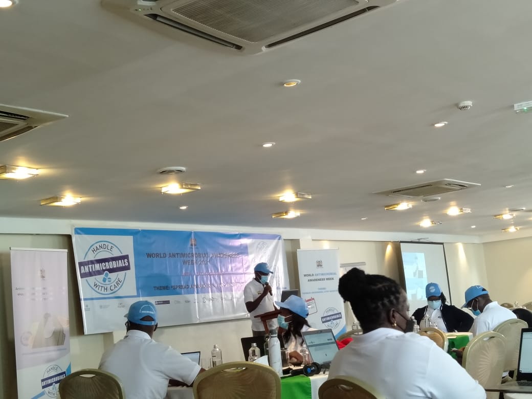AMR_Kenya's tweet photo. Dr. Evelyn Wesangula and Dr. Allan Azegele giving opening remarks at the #WAAW2021 symposium. Join virtually too here👇
https://t.co/JEQAgmvrtl https://t.co/1lVQ9BBkdc