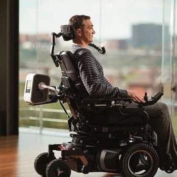 Los pacientes de  #ELA no necesitan ser aparcados en servicios sociales que les inciten a la eutanasia. Necesitan ayuda sanitaria y presupuesto público.

Decencia de los dirigentes políticos y de la sociedad.