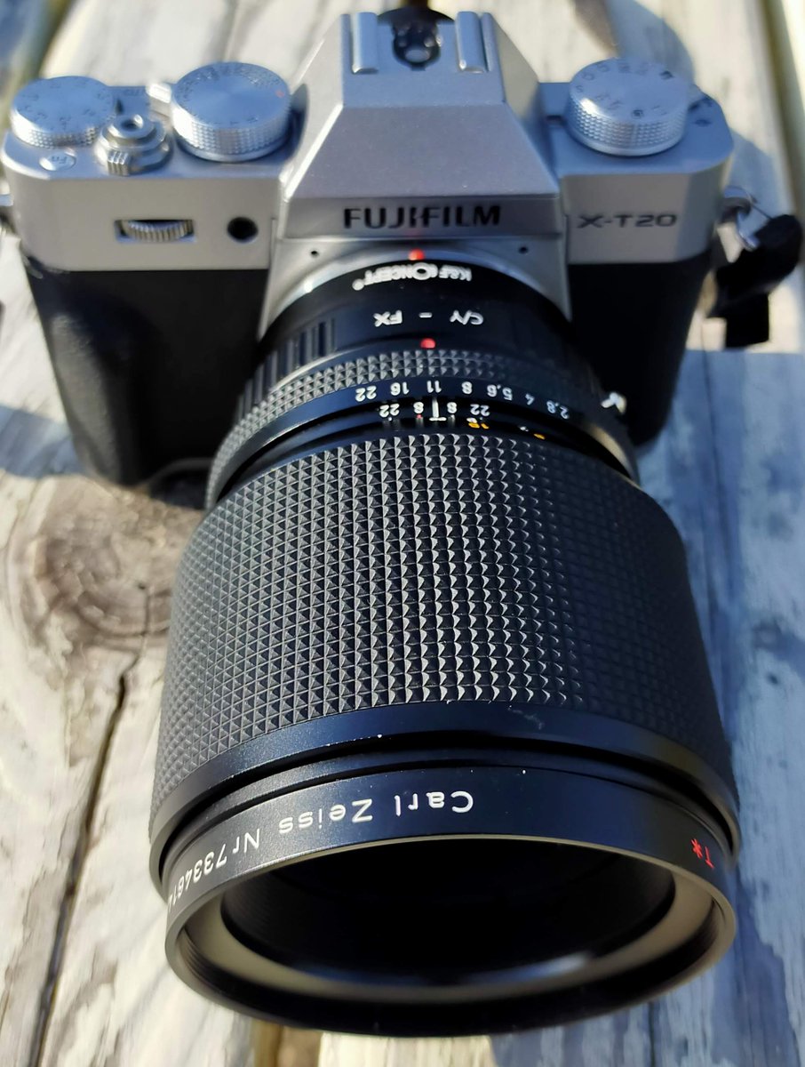 goodselfstyle's tweet photo. My new gear ...

『CONTAX Carl Zeiss Makro-Planar T* 60mm F2.8 AEJ』

等倍マクロ～無限遠も撮れるカールツァイスは、今後出番が多くなりそう🎶

ただ、等倍マクロを活かせる被写体ってなんだろうと新たな悩みが増えた笑

#CONTAX #CarlZeiss #macroplanar #xt20 #fujifilm_xseries #今日もX日和 https://t.co/JXTslZAe5O