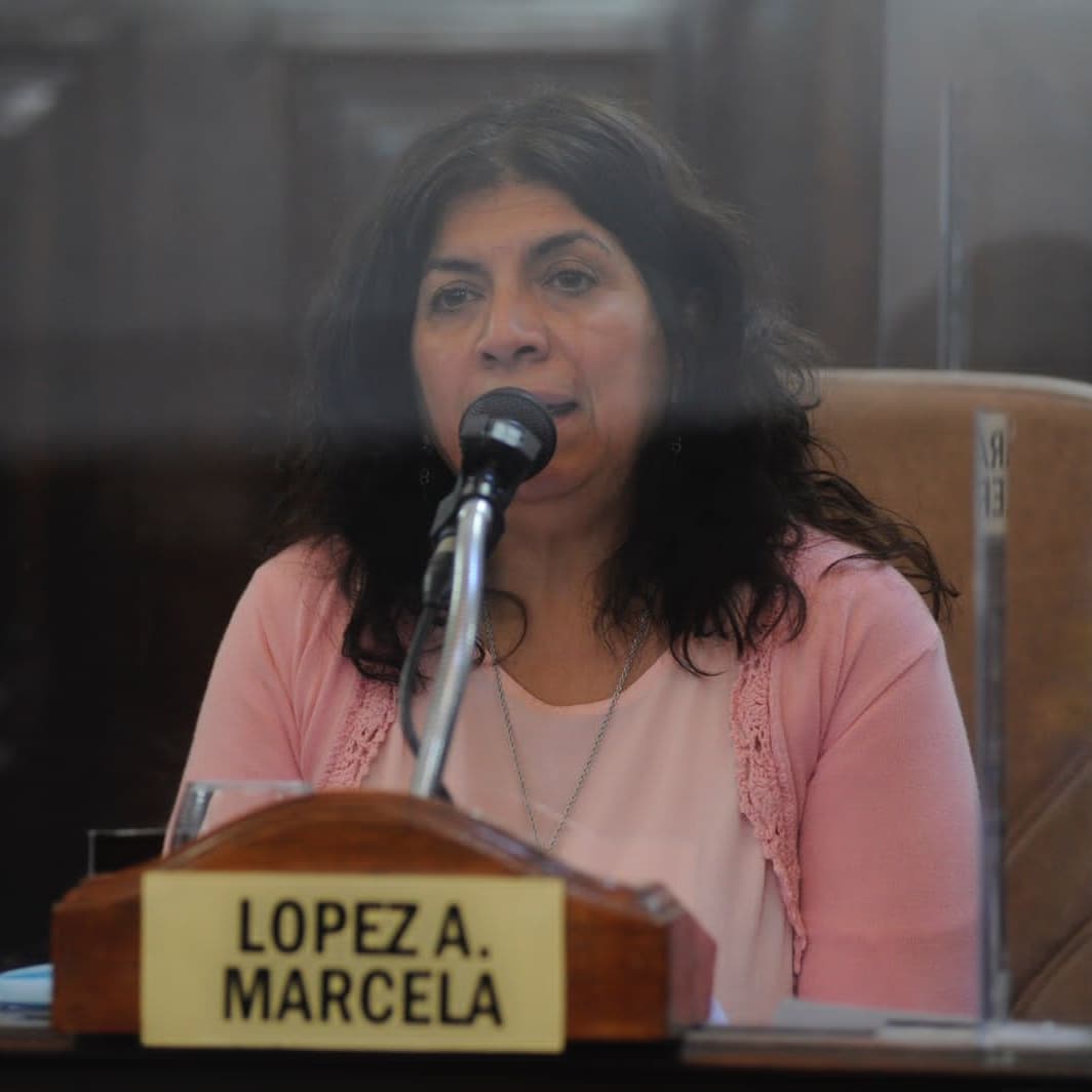 MarceLopez65's tweet photo. 📝 Manifestamos el repudio del cuerpo a las desafortunadas declaraciónes de la Legisladora Graciela Jaroslavsky
📝 Solicitamos al Departamento Ejecutivo la realización del acto Académico de Egreso de los alumnos de la EES N8 en el Teatro Coliseo Podestá. https://t.co/W0rYHaLDXl