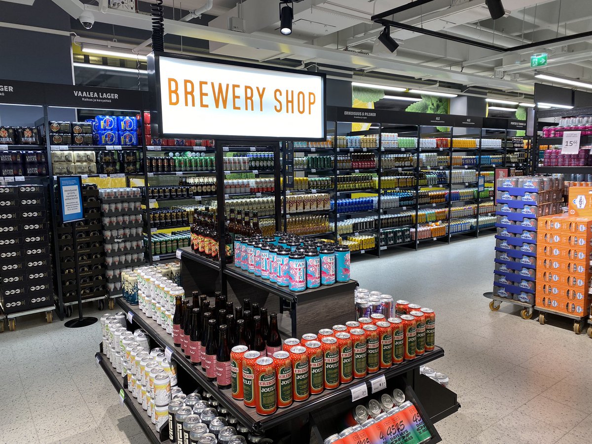 TalsoAri's tweet photo. S-market palaa 2,5 vuoden tauon jälkeen perinteiselle kauppapaikalle Hakaniemeen. Valikoimat on rakennettu kantakaupungin asukkaiden toiveiden mukaisesti. Paljon mm. vegeä ja luomua, Itsudemon sushit ja Fazer myymäläleipomo. Tervetuloa tutustumaan. #smarket #hokelanto https://t.co/rlgJEoyuoy
