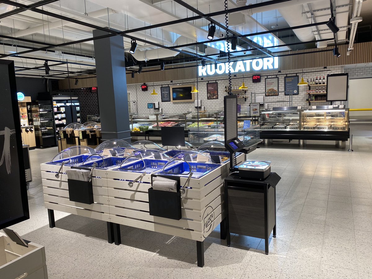 TalsoAri's tweet photo. S-market palaa 2,5 vuoden tauon jälkeen perinteiselle kauppapaikalle Hakaniemeen. Valikoimat on rakennettu kantakaupungin asukkaiden toiveiden mukaisesti. Paljon mm. vegeä ja luomua, Itsudemon sushit ja Fazer myymäläleipomo. Tervetuloa tutustumaan. #smarket #hokelanto https://t.co/rlgJEoyuoy
