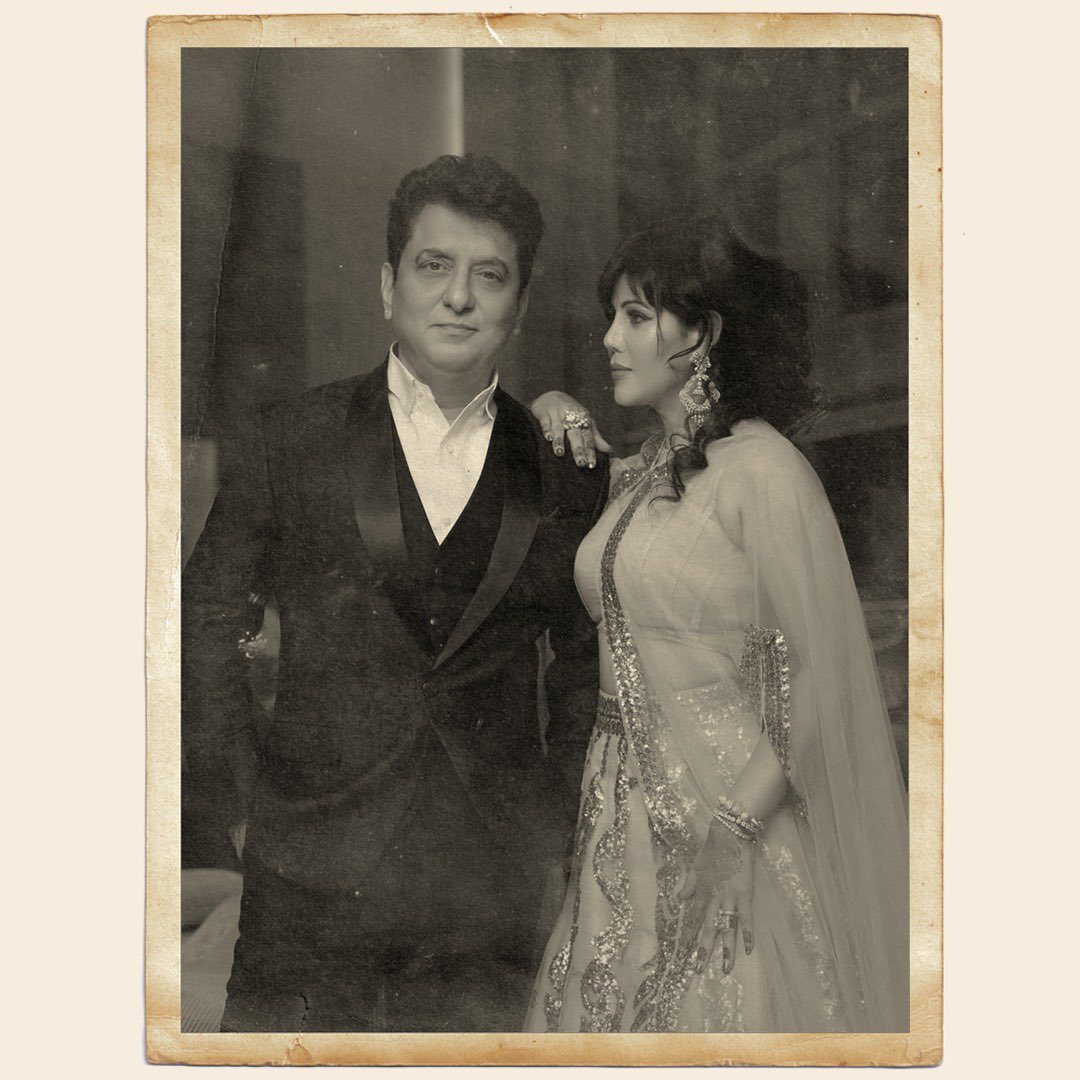 WardaNadiadwala's tweet photo. Once upon a time there was a girl who pined for effervescence ✨
then she met him...👩🏻‍❤️‍👨🏻
21 year since,  the exuberance remains ..... 💞

#SajDa completes 21 years 💫 https://t.co/TCFblNV5f3