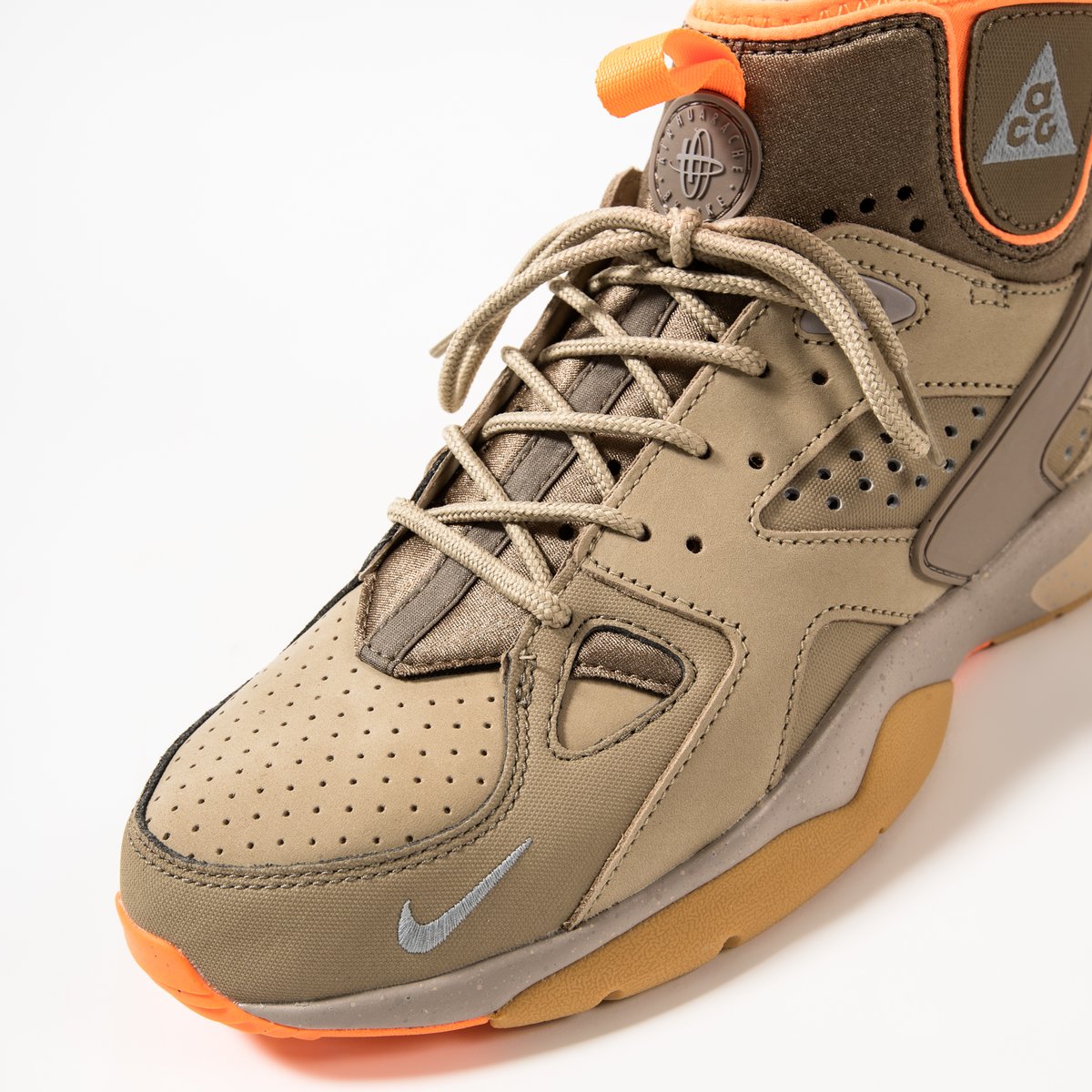 titoloshop's tweet photo. 🧗🏿 be ready for all conditions with the new ACG footwear collection dropping TODAY online 9AM CET.
60 min to go 📲 https://t.co/DHqTLZZsep
#titolo
#airMowabb
#acg
#nikeacg
#allconditiongear
#goretex
#mountainFLY
#titoloSHOP
#🧗🏿 https://t.co/0keDSjg4v1