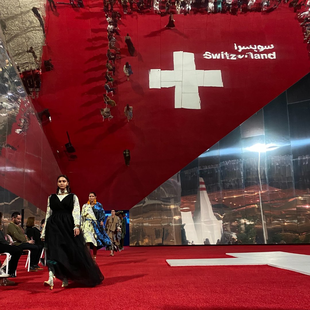 Swiss_Pavilion's tweet photo. Last night we enjoyed a great runway show on our red carpet with designs from #ArmandoTakeda. ✨

And today at 6pm we host another show from Dubai Fashion México presented by @MexicoExpo2020 🇲🇽 with designs by @FernandezJasive 💃

#swisspavilion #expo2020dubai #dubaifashionmexico https://t.co/ZbzAlO8ouM