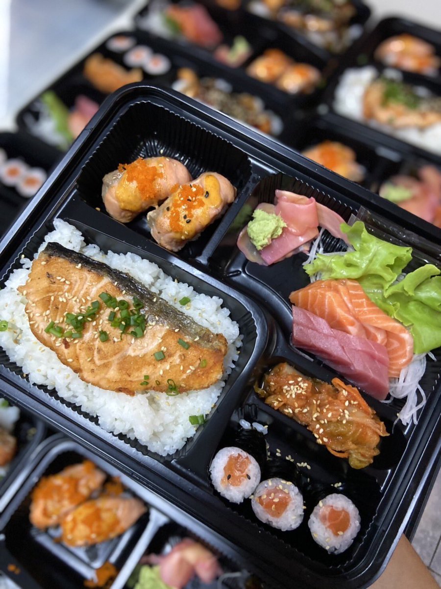 phr_ku's tweet photo. 🍣💗#สกลนคร #เชฟ https://t.co/OGSqTWaHm0