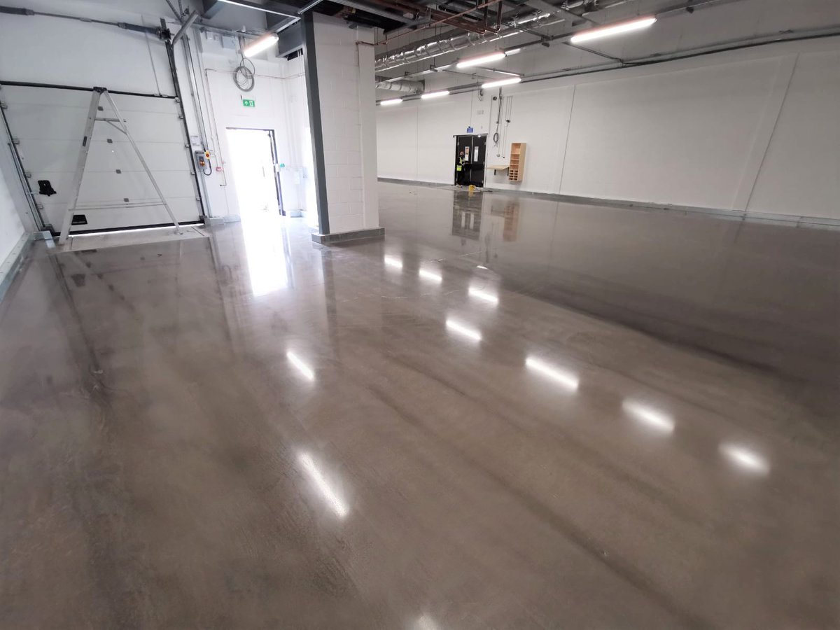 Over 500 now for this client 🛒 #polishedconcrete #supermarket #retail