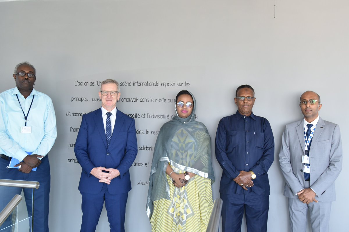 UEaDjibouti's tweet photo. S.E.M. Aidan O'Hara a reçu, à leur demande, le réseau des parlementaires djiboutiens constituant "Climat Act" dans le cadre de leur projet de réflexion autour de la problématique du changement climatique" quelques jours après la fin de la Cop26.
@ANDjibouti
#Changementclimatique https://t.co/nTYvrNXi74