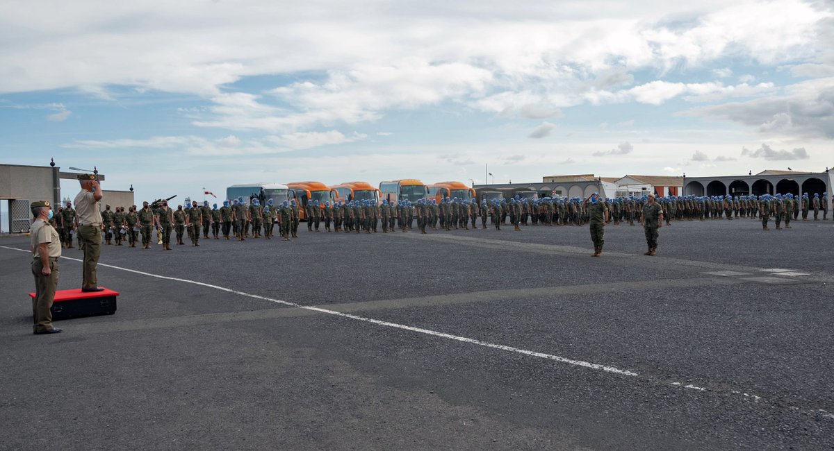 EjercitoTierra's tweet photo. #Buenosdías Despedimos a la segunda rotación del contingente #BRILIB XXXVI con el general Armada Vázquez al frente, que parte desde #GranCanaria para desplegar en Líbano 🇱🇧 en misión @UNIFIL_ 🇺🇳 ¡Buena misión y suerte a todos! @MCANA_ET 🇪🇸 #SomostuEjército https://t.co/MQkvLPYSl4