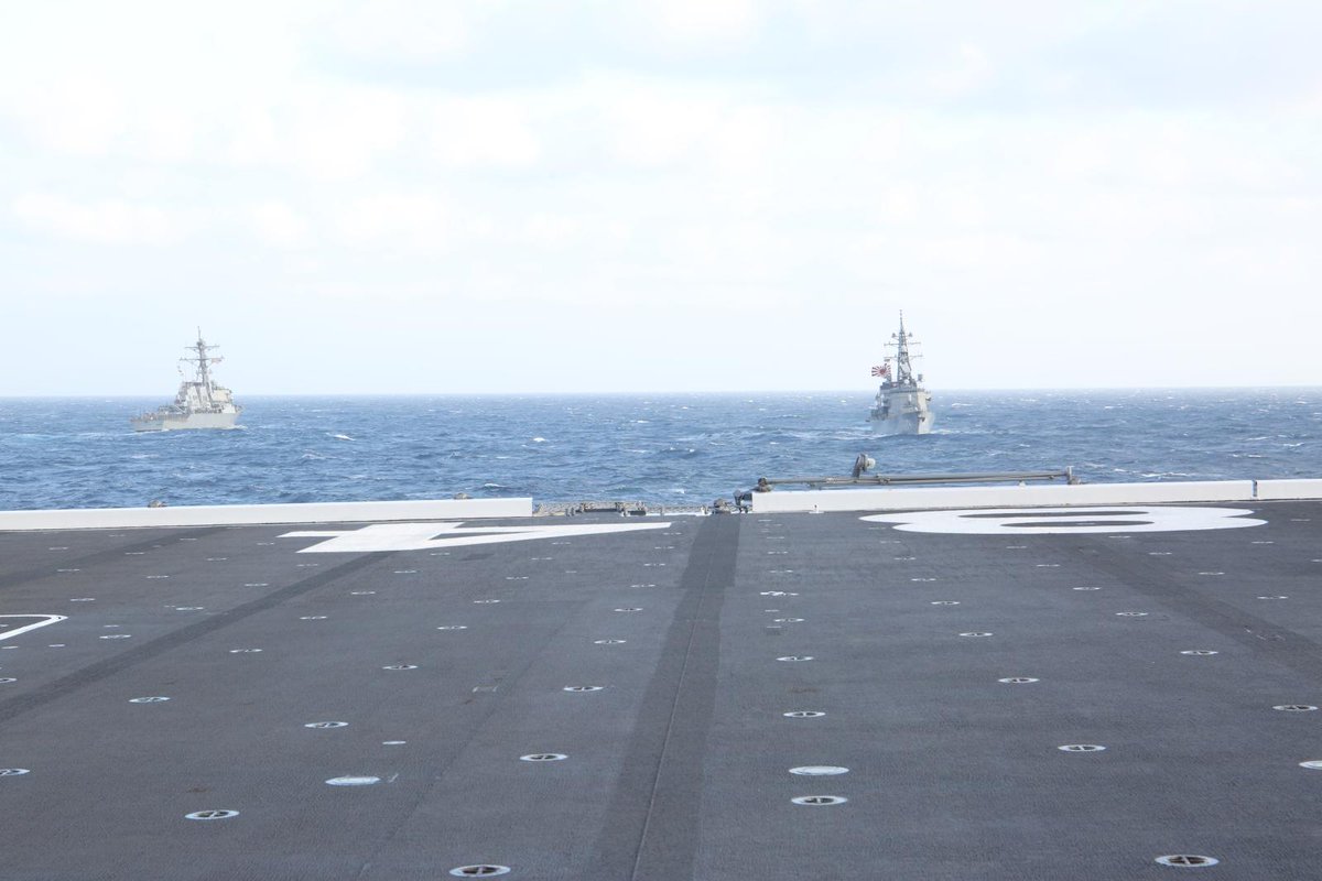 JMSDF_SDF_ENG's tweet photo. 14-27 Nov, #IPD21 unit JS KAGA and JS MURASAME conducted bilateral exercise with USS MILIUS in the South China Sea. The advanced operational capability of USS MILIUS became a part of the IPD21 unit and enhanced tactical skills and interoperability. @US7thFleet #FOIP #alliance https://t.co/3yHotrGrIl
