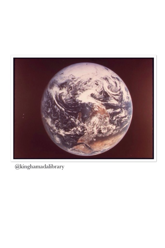 K_H_Library's tweet photo. الأرض، كما رآها رائدو الفضاء يوجين سيرمان، رونالد ايفانز وهاريسون شميدت من أبولو 17 ( المكتبة الرقمية العالمية https://t.co/tTkXEnVW2d)
https://t.co/SDvEHkuRLW
#مكتبة_الملك_حمد #المكتبة_الرقمية_العالمية #رائد_فضاء
#King_Hamad_library #world_digital_library #Astronauts https://t.co/fp7HXCKhWb
