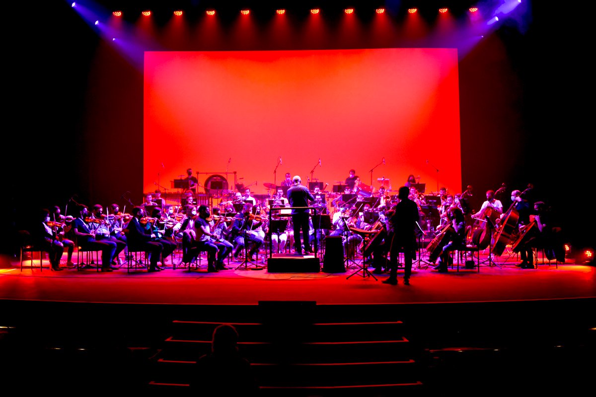 davidbisbal's tweet photo. Sońando con el Teatro Real de Madrid!!! https://t.co/U2PRiqyMRP