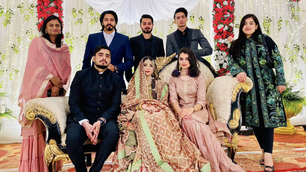 OmairIftikhar's tweet photo. And that's a wrap!
'Waleema of Asra and Kashif'
Mashallah!
May Allah bless them with a great married life ahead 🌟
#asrakishaadi
#kashifkishaadi #wedding #weddingvibes #weddingphotos #suitedup #epicselfie https://t.co/AqggYPJAq7