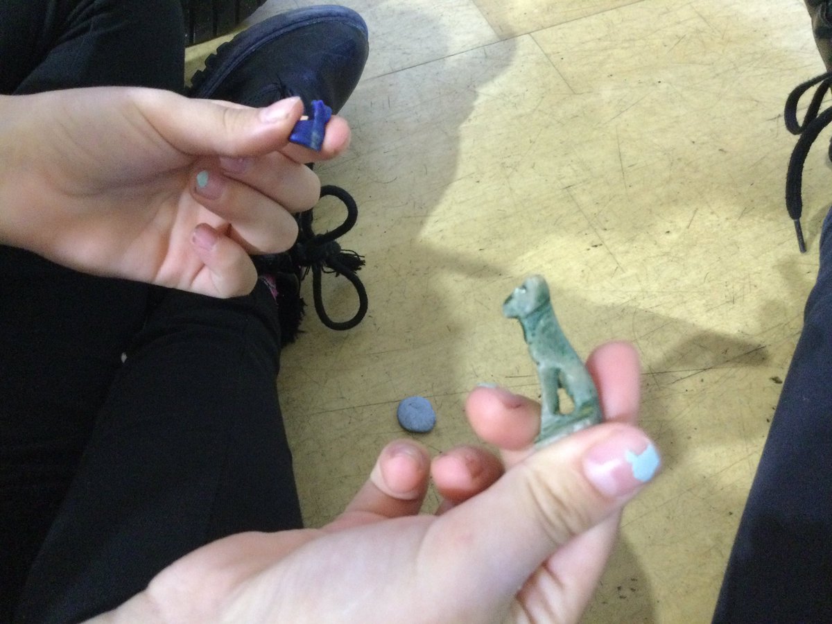 Y4StJamesNN5's tweet photo. We got to handle real artefacts #brightfutures #mregypt https://t.co/OM4VbIQEOy