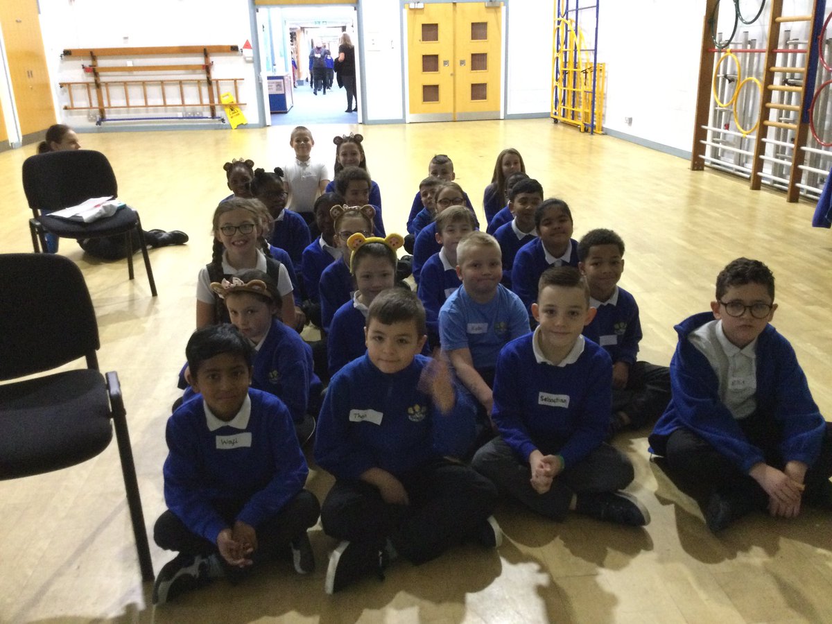 Y4StJamesNN5's tweet photo. Year 4 enjoyed a whole day with Mr Egypt #brightfutures #mregypt https://t.co/lk97W8Tw7c