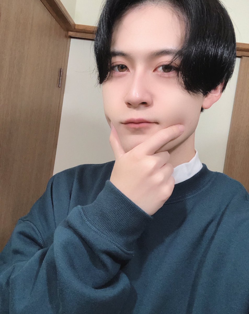 Kusakari_model's tweet photo. PR案件の撮影中〜🌱 https://t.co/9yppA282Ul