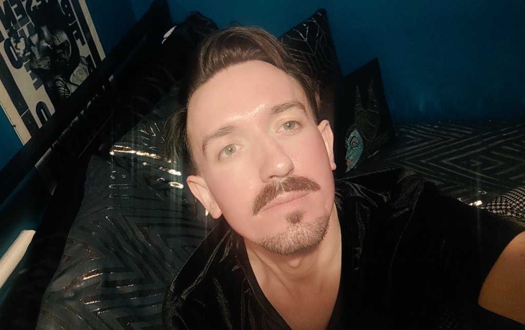 TomNLloyd's tweet photo. Flushed #Glow from my first #obagi blue radiance peel from the lovely team @SDSrejuvenate ! Can't thank you enough for your gorgeous team! 

#skincare #pride #oneface #beauty #style https://t.co/97dgSFRWJZ