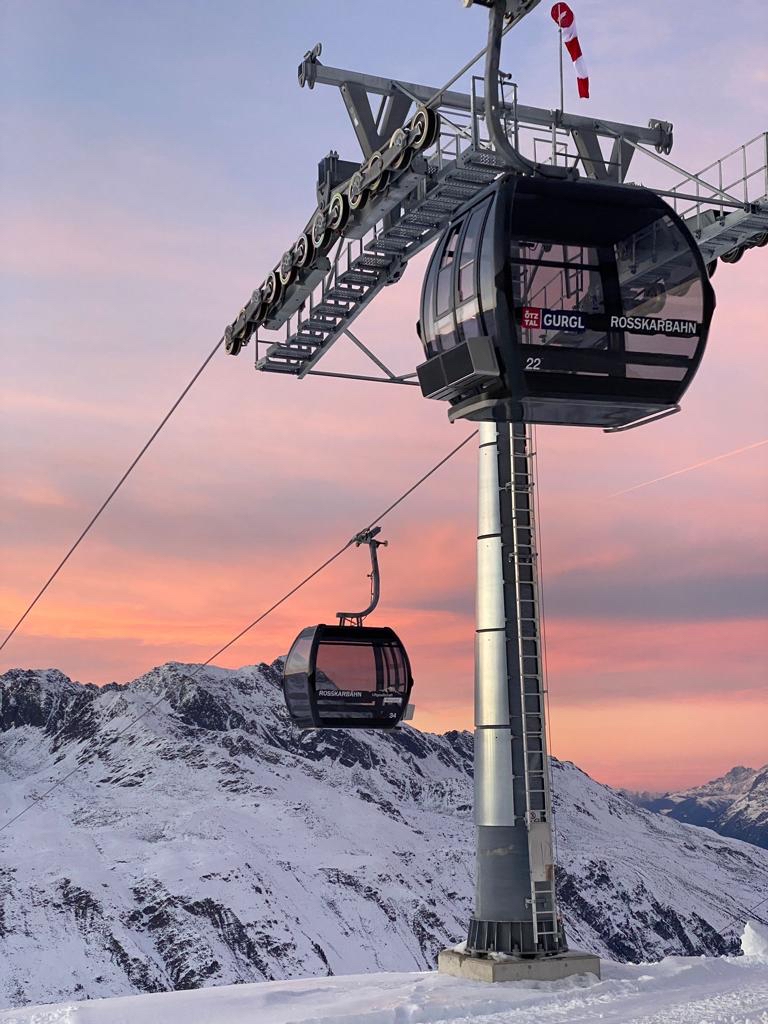 chaletobergurgl's tweet photo. Endlich haben wir wieder geöffnet! - We're finally open again! #mylxry #gurgl #obergurgl #rosskarbahn #newlift https://t.co/NELZjREDMP