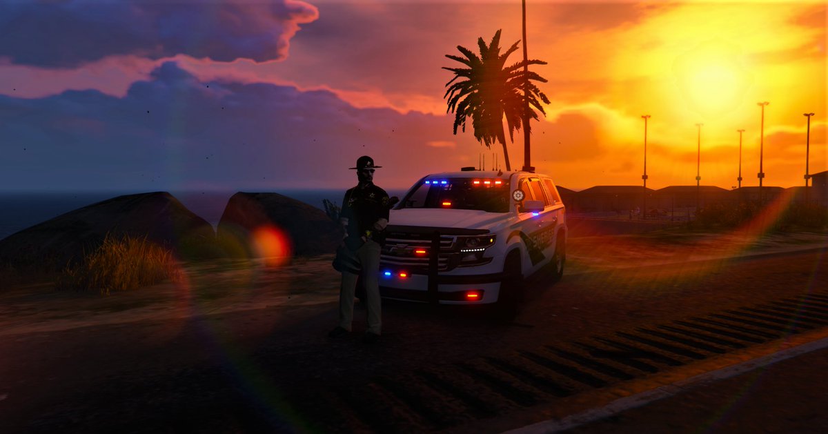 LunacristBCSO's tweet photo. Introducing Blaine County Sheriff's Office's new Los Santos County fleet. Our new uniforms and vehicles were out and about today. Join BCSO at Lunacrist today! @lunacristrp #LSCSO #BCSO #FiveM https://t.co/Oez49GZGRf