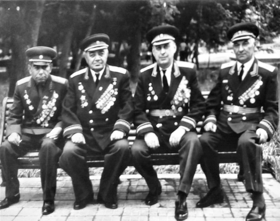 GDK_NMOSK's tweet photo. Мартиросян Гайк Оганесович 
Генерал – майор 
(1903-1978) 

Родился в 1903 году в Баку. ��енерал – майор, командир 239-й стрелковой дивизии. Под его командованием в 1941 году сибиряки 239-й стрелковой дивизии стойко и мужественно защищали рубежи Сталиногорска. 
#ПодвигСталиногорска https://t.co/H9oUZ5F8Ev