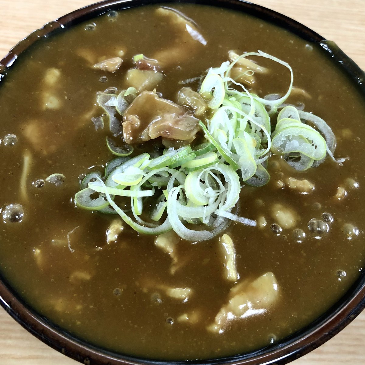 venire_eno's tweet photo. 今日は寒いのでカレー蕎麦❣️
館林市の大むらでいただきました🤗

カレー蕎麦✨
美味しいですね🤗 https://t.co/Az4OKjq1TT