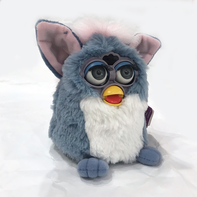 توییتر おもちゃのタテノ در توییتر 弊社に眠ってたファービー もこもこフワフワで毛並みがよいのですが残念ながら電池を入れなおしても動きませんでした とってもかわいいんですけれど動いている姿も見てみたかったです Furby ファービー Furby T Co