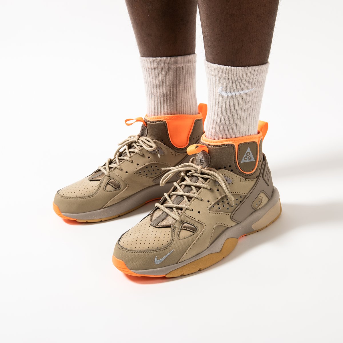 titoloshop's tweet photo. 🧗🏿 be ready for all conditions with the new ACG footwear collection dropping TODAY online 9AM CET.
30 min to go 📲 https://t.co/DHqTLZZsep
#titolo
#airMowabb
#acg
#nikeacg
#allconditiongear
#goretex
#mountainFLY
#titoloSHOP
#🧗🏿 https://t.co/75Lv8IEfZc