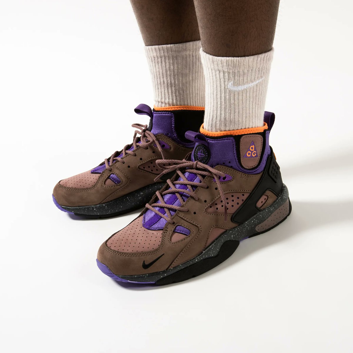 titoloshop's tweet photo. 🧗🏿 be ready for all conditions with the new ACG footwear collection dropping TODAY online 9AM CET.
30 min to go 📲 https://t.co/DHqTLZZsep
#titolo
#airMowabb
#acg
#nikeacg
#allconditiongear
#goretex
#mountainFLY
#titoloSHOP
#🧗🏿 https://t.co/75Lv8IEfZc