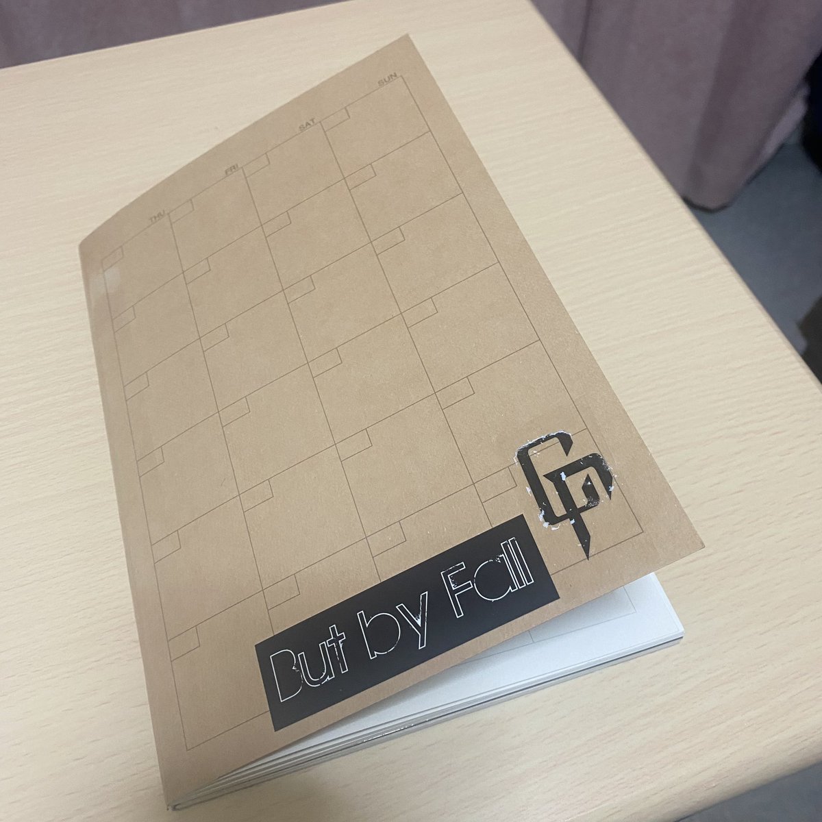 mosh_10969's tweet photo. 無印良品の
マンスリーノートと方眼ノートを組みあわせて
自分仕様のスケジュール帳作りました✨
大好きなバンド
coldrainとButbyFallのロゴを付けて
気分も上がります⤴︎︎︎⤴︎︎⤴︎︎︎
#無印良品
#coldrain
#ButbyFall https://t.co/HC2zaLzW6Q