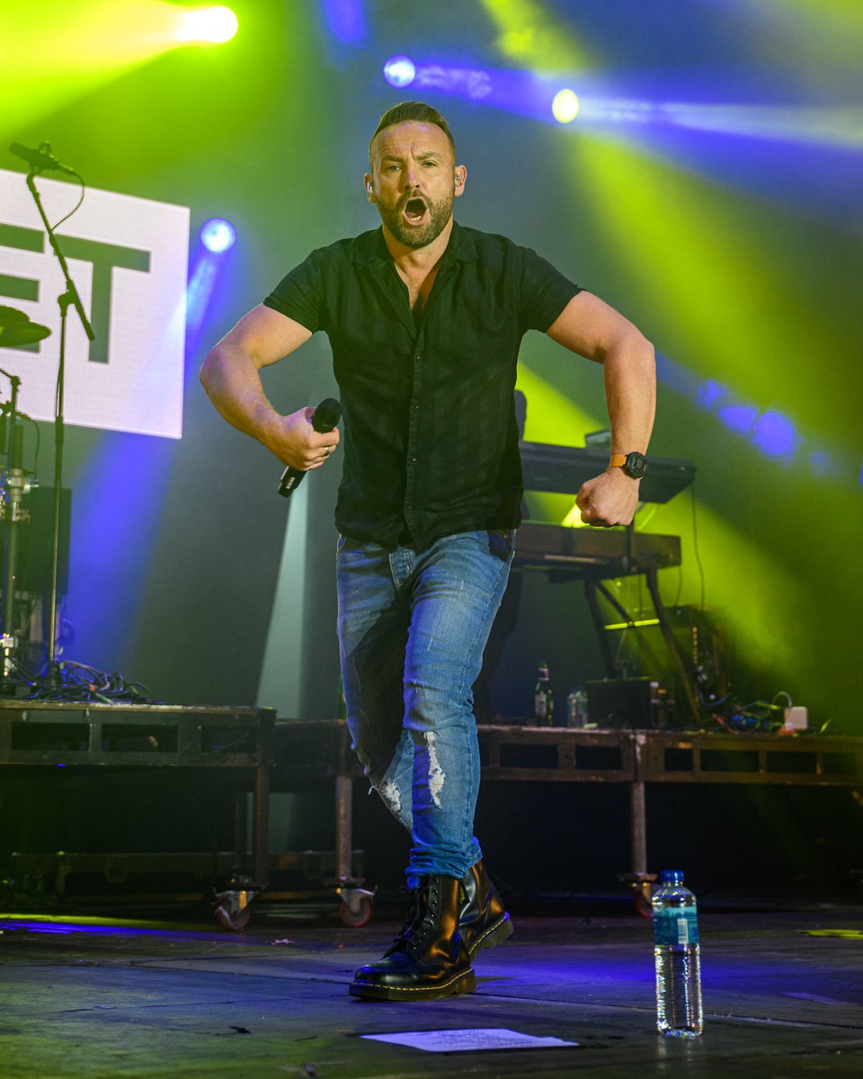 wetwetwetuk's tweet photo. Caption This Thursday is back! The person making our favourite comment gets a shout out 👋👋👋
#WetWetWet #WetWetWetTheJourney #CaptionThis #CaptionThisThursday https://t.co/uM8Mvki4xt
